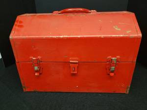 lot 102 image: Large Vintage ATLANTIC Red Metal Fold Out Tool Chest - 18in L x 11in W x 12.5in T