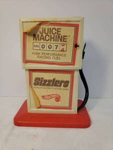 lot 145 image: Vintage 1969 Hot Wheels Sizzlers Juice Machine Charger - by Mattel - Battery Operated - Bottom Date Stamp - 5in W x 3.5in D x 6.5in T