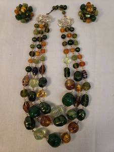 lot 152 image: Vintage 1950s-60s Multi Green & Earthtone Art Glass Graduated Bead & Crystal 3 Strand Adjustable Length Statement Necklace 17in L Total - With Pair of Matching Clip Earrings 1 38 in W - Gold Metal Findings - Beautiful Estate Jewelry