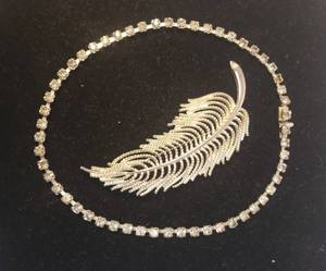 lot 3 image: Vintage 1960s Signed Premier Designs Silver Tone FeatherPlumeLeaf Design Brooch - 3.5in L, and Vintage 1950s Prong Set Rhinestone Chocker Necklace 13.25in L
