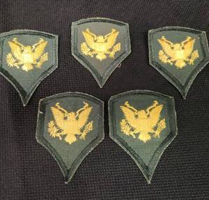 lot 15 image: Set of 5 - Vintage 1950s U.S. Army Specialist Rank E-4 Gold Eagle Insignia Uniform Patches - 2in W x 3in T
