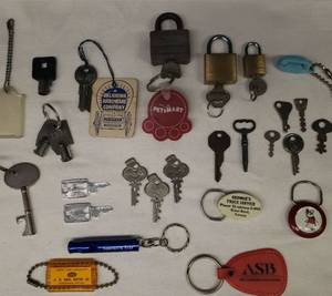 lot 24 image: Large Collection of Vintage Keys, Advertising Keychains, Padlocks, and Barrel Lock Keys