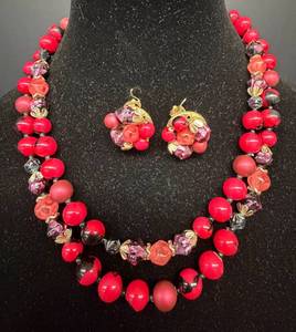 lot 2 image: Vintage 1950s-60s Multi RedPinkBlackGold Graduated Bead Double Strand Statement Necklace 20in L Total - With Pair of Matching Clip Earrings 1in W