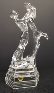 lot 112 image: Vintage 1980s - Royal Crystal Rock RCR 24% Lead Crystal BOLERO Dancing Couple Figurine - Made in Italy - Crystal & Dance Edition - 11in T x 6in W - with Original Sticker