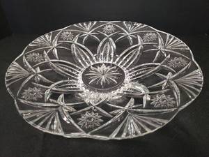 lot 114 image: Vintage 1998 Cristal J.G. Durand - France - Heavy 24% Lead Crystal Vincennes Pattern Large Scalloped Flat Centerpiece Bowl - 14in W x 2.5in T