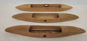 lot 137 image: 3 Antique Wood Hand Loom Weaving Boat Shuttles - 2 Stamped J.L. Hammett Co - 11.5in L