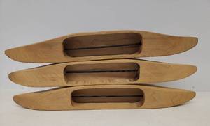 lot 153 image: 3 Vintage Wood Hand Loom Weaving Boat Shuttles - 11.75in L