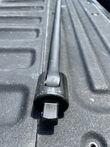lot 62 image: Titan 34 Inch Drive 40 Inch Breaker Bar - Full Black