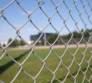 lot 98 image: See all Photos - Different type 5 x 20 Chainlink Fence roll