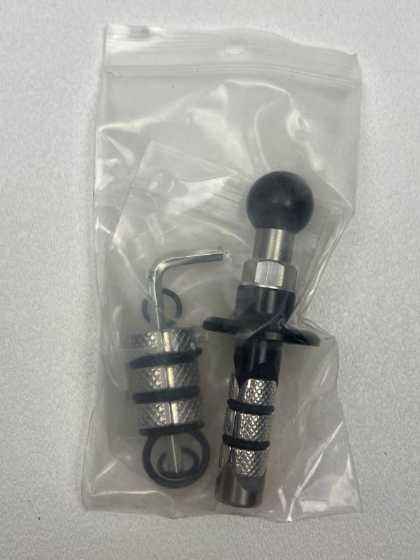 lot 199 image: Wine Bottle Stopper and Pourer Set