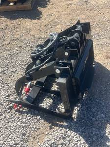 lot 337 image: Hydraulic Grapple Fork Attachment for Skid Steer