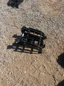 lot 339 image: Mini excavator grapple
