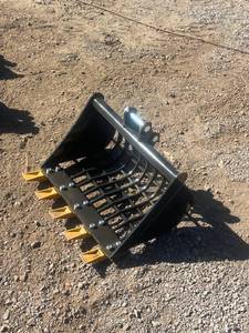 lot 341 image: Heavy Duty Hydraulic Rock grid Bucket Attachment