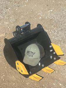 lot 343 image: Excavator Digging Bucket with Cutting Teeth 40cm