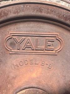 lot 273 image: Yale Model B-B Cast Iron Block and Tackle System with Chain