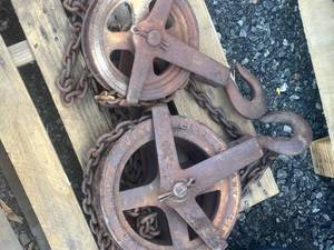 lot 274 image: Cast Iron Ship Block and Tackle Pulley System with Chain