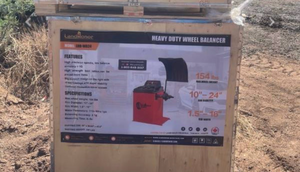 lot 67 image: LandHonor Heavy Duty Wheel Balancer LHR-WB24