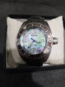 lot 3895 image: Invicta Pro Diver Automatic Watch with Mother of Pearl Dial (Will Need a Battery)