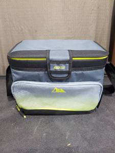 lot 3928 image: Arctic ZoneZipperless Hard Body Cooler