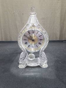 lot 3929 image: Crystal Glass Mantel Clock with Roman Numerals