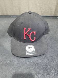 lot 3930 image: 47 Brand Kansas City Royals Black Red Shot Snapback Cap