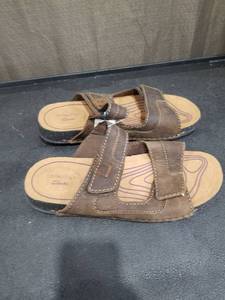 lot 3946 image: Clarks Collection Brown Leather Comfort Sandals Size 9.5