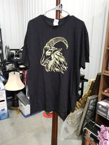 lot 3963 image: Black Cotton T-Shirt with Goat Head Graphic Design Size XL