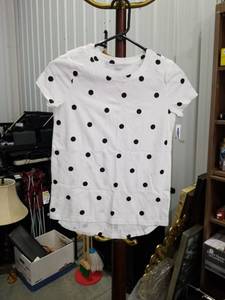 lot 3966 image: Old Navy White Polka Dot T-Shirt Girls 10-12