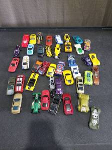 lot 3986 image: Mixed Die Cast Car Collection Lot