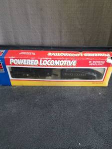 lot 4001 image: Life-like Ho Scale 0-4-0 Pennsylvania Steam Locomotive W Tender