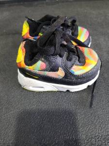 lot 4953 image: Nike Air Max 90 Toddler Shoes Rainbow Design Size 2C