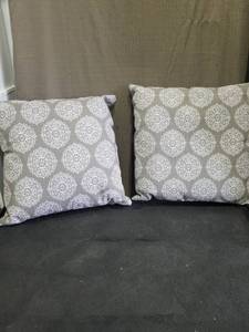 lot 4954 image: Gray and White Medallion Pattern Throw Pillows Set