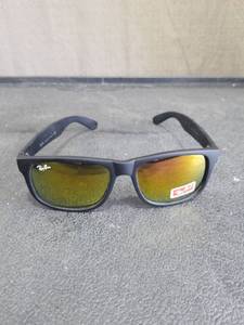 Ray-Ban RB4165 Justin Sunglasses with Mirrored Lenses