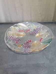 lot 4981 image: Clear Glass Fruit Bowl with Grape and Leaf Design
