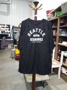 lot 11282 image: Seattle Seahawks NFL Team T-Shirt Size XL