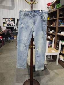 lot 11304 image: Spark Brand Distressed Light Blue Jeans Size 38x32