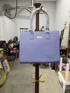 lot 11308 image: JOY & IMAN Blue Leather Handbag with Gold Hardware