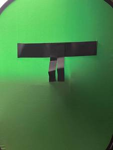 lot 107 image: Collapsible Green Screen Photography Backdrop
