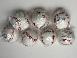 lot 165 image: Cal Ripken Baseball Official League Baseballs Set