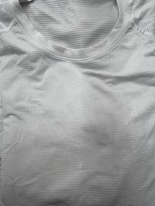 lot 106 image: Mens Large White Lululemon T-Shirt