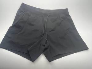 lot 117 image: Lululemon Mens Athletic Shorts Black Size Large 5 inch