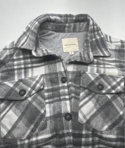 lot 118 image: Thread & Supply Gray Plaid Flannel Coat Size Small