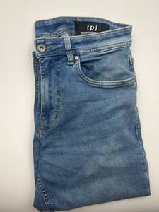 lot 131 image: TPJ Mens Blue Denim Jeans Size 30x30