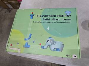 lot 5208 image: Air-Powered Stem Toy