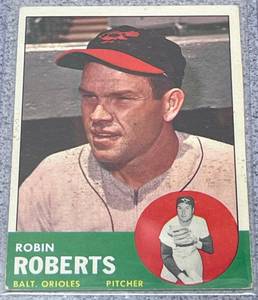 lot 109 image: 1963 Topps Baseball Card #125 - Robin Roberts