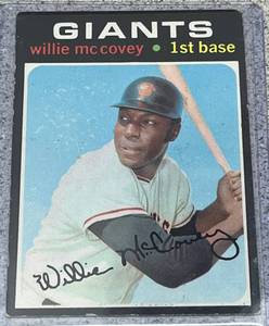 lot 131 image: 1971 Topps Baseball Card #50 - Willie McCovey
