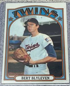 lot 139 image: 1972 Topps Baseball Card #515 - Bert Blyleven