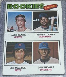lot 159 image: 1977 Topps Baseball Card #488 - Rookie Outfielders Jack Clark