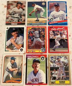 lot 271 image: Robin Yount Baseball Card Collection (9 cards)
