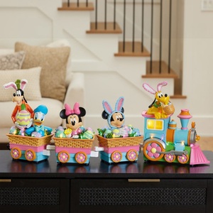 lot 61132 image: Disney Spring Train, 4-piece Set